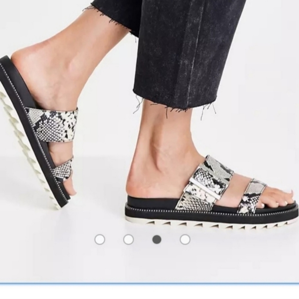 Sorel Sandals 🥳